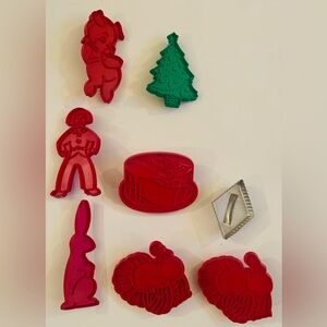 Tupperware Red Hallmark Green Cookie Cutter Turkey Rabbit Cake Boy Pig Tree Lot